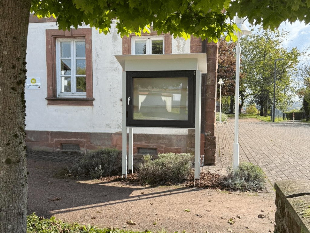 Bücherregal