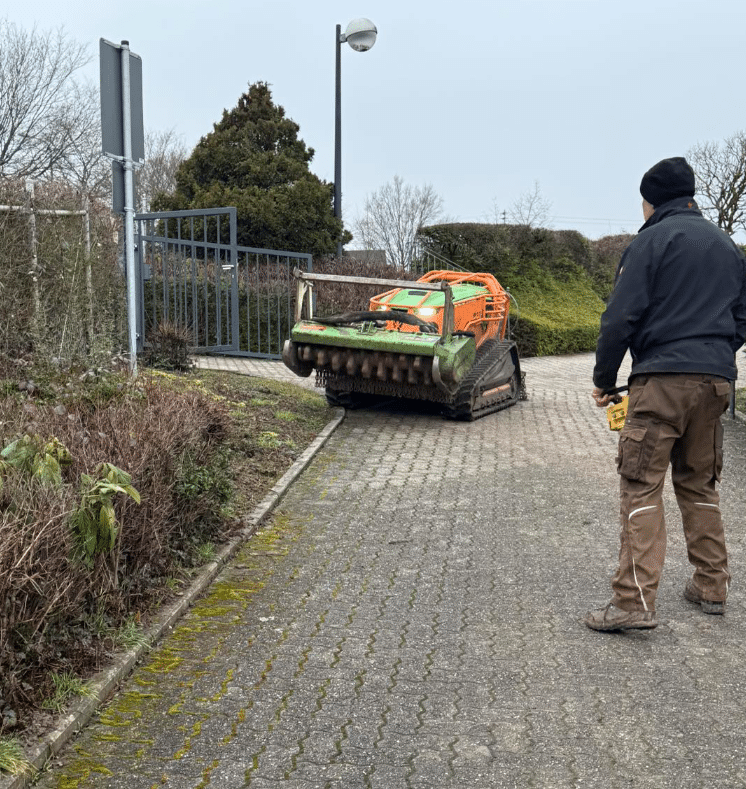 Erneuerung des Zauns am unteren Friedhofsteil